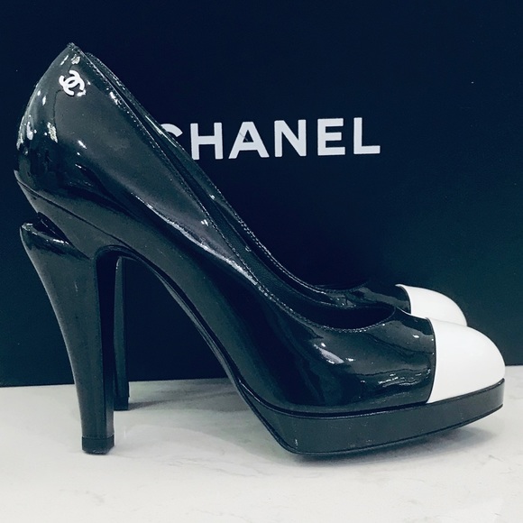 CHANEL Shoes - CHANEL PATENT LEATHER SHOES